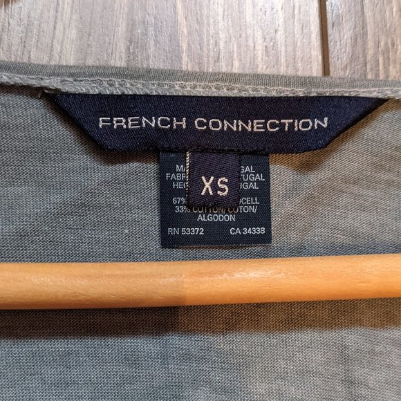 EUC (XS) - FRENCH CONNECTION Long Slv Ruched V-Neck Top - Picture 3 of 5